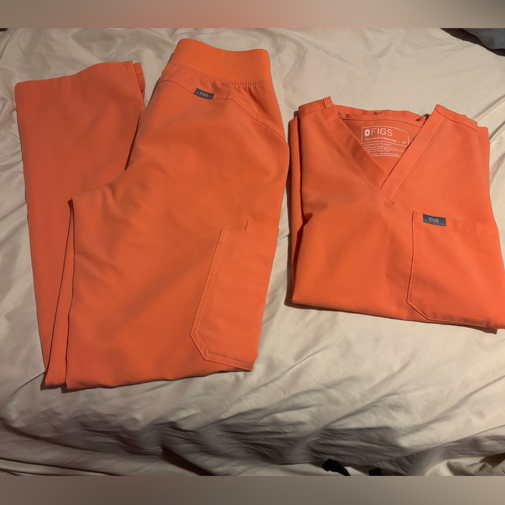 Figs Scrub Set - image 2